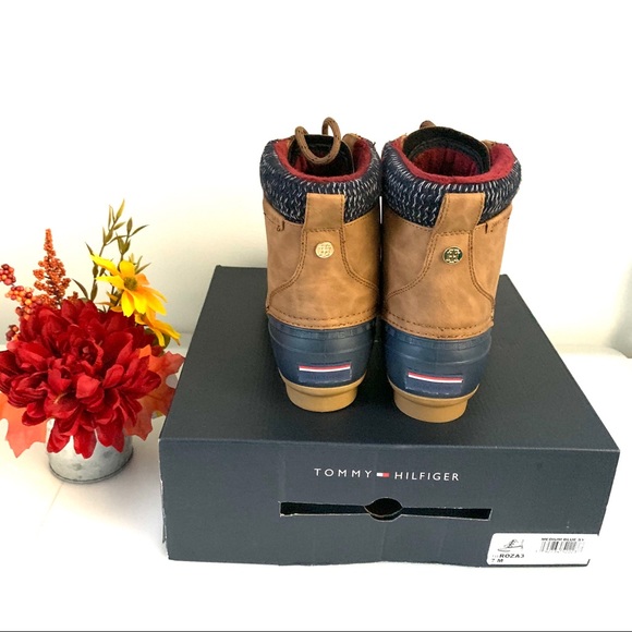 Tommy Hilfiger Roza3 Duck Boot - Picture 6 of 9